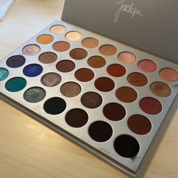 Jaclyn Hill palette - Picture 3 of 3